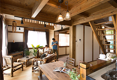 極上のくつろぎ空間があるアジアンリゾート風ひのきの家